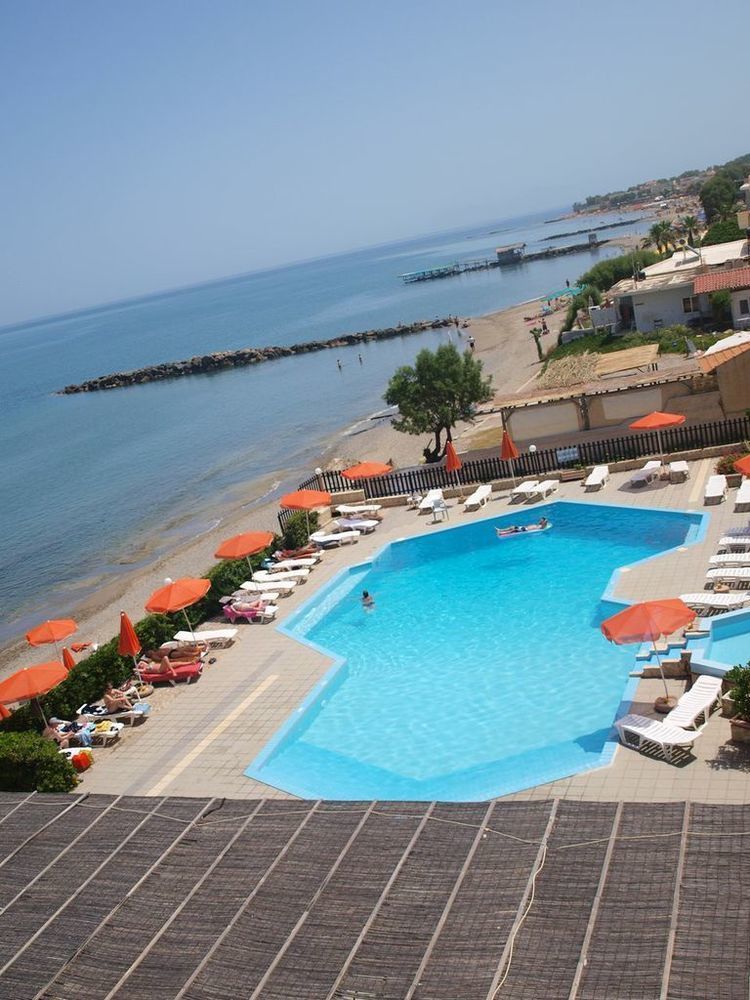 Hotel Haris On The Beach Agia Marina  Exterior photo